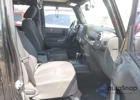 2013 Jeep Wrangler Unlimited Sport z USA, uszkodzony, nr VIN 1C4BJWDG1DL577527